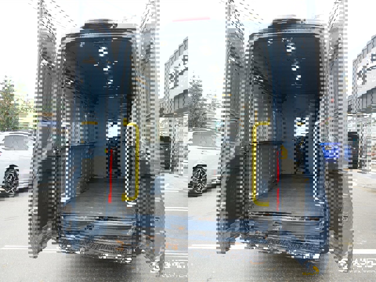 Used 2022 Ford Transit 250 148 High Roof Extended AWD w/ Parcel Delivery Package image 10