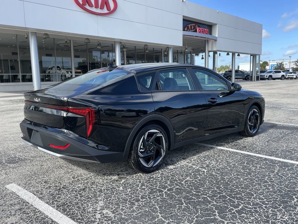 New 2025 Kia K4 EX image 3