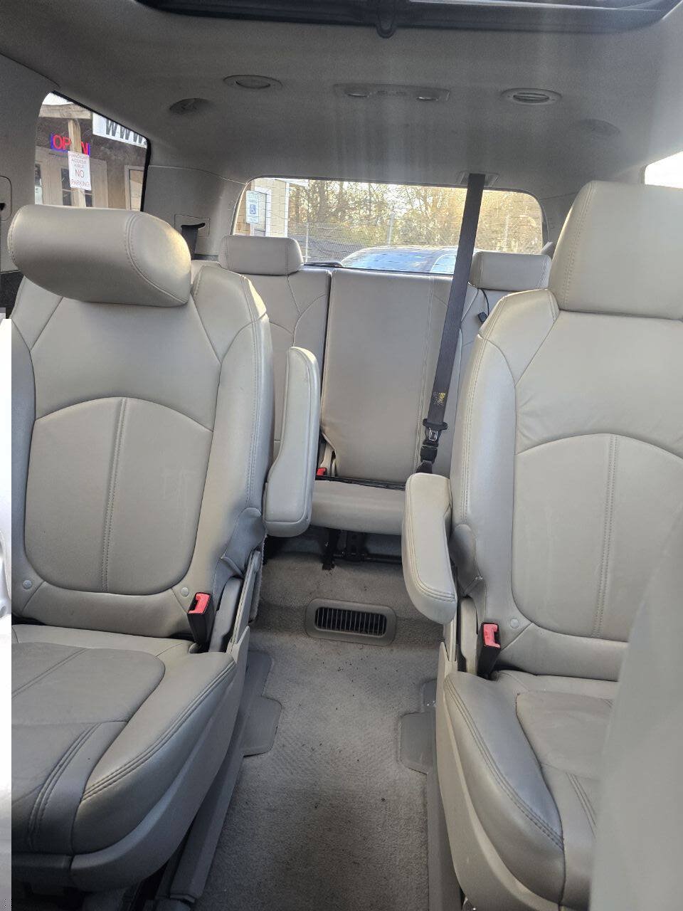 Used 2012 GMC Acadia SLT AWD/4WD image 25