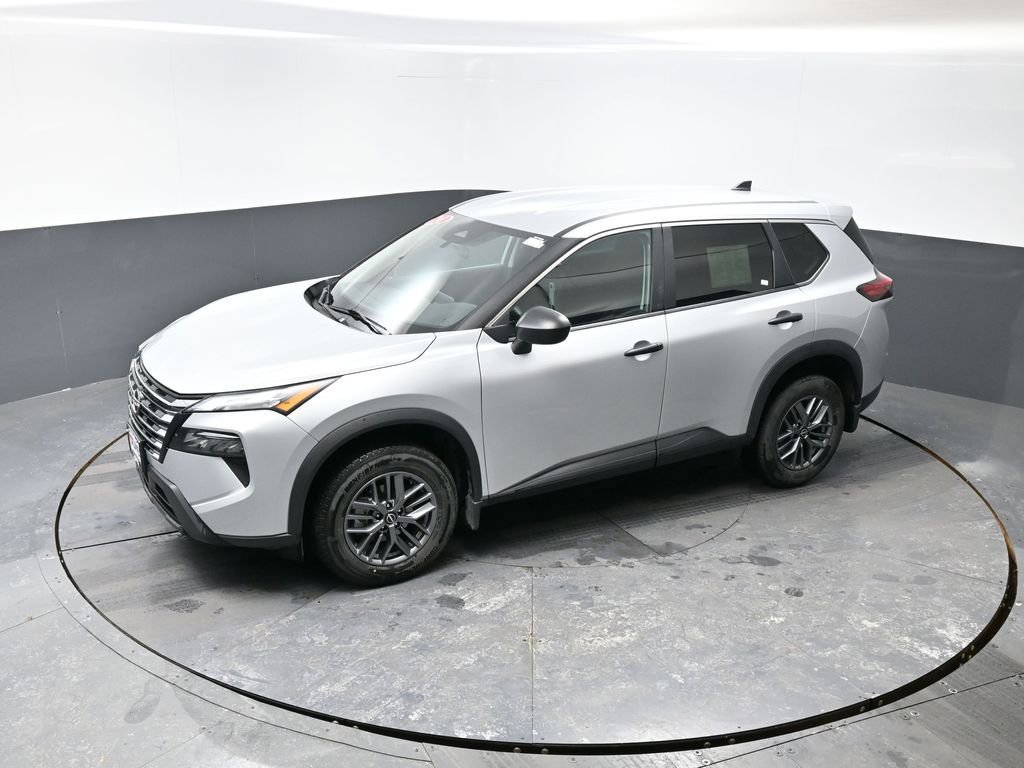 Used 2024 Nissan Rogue S image 43