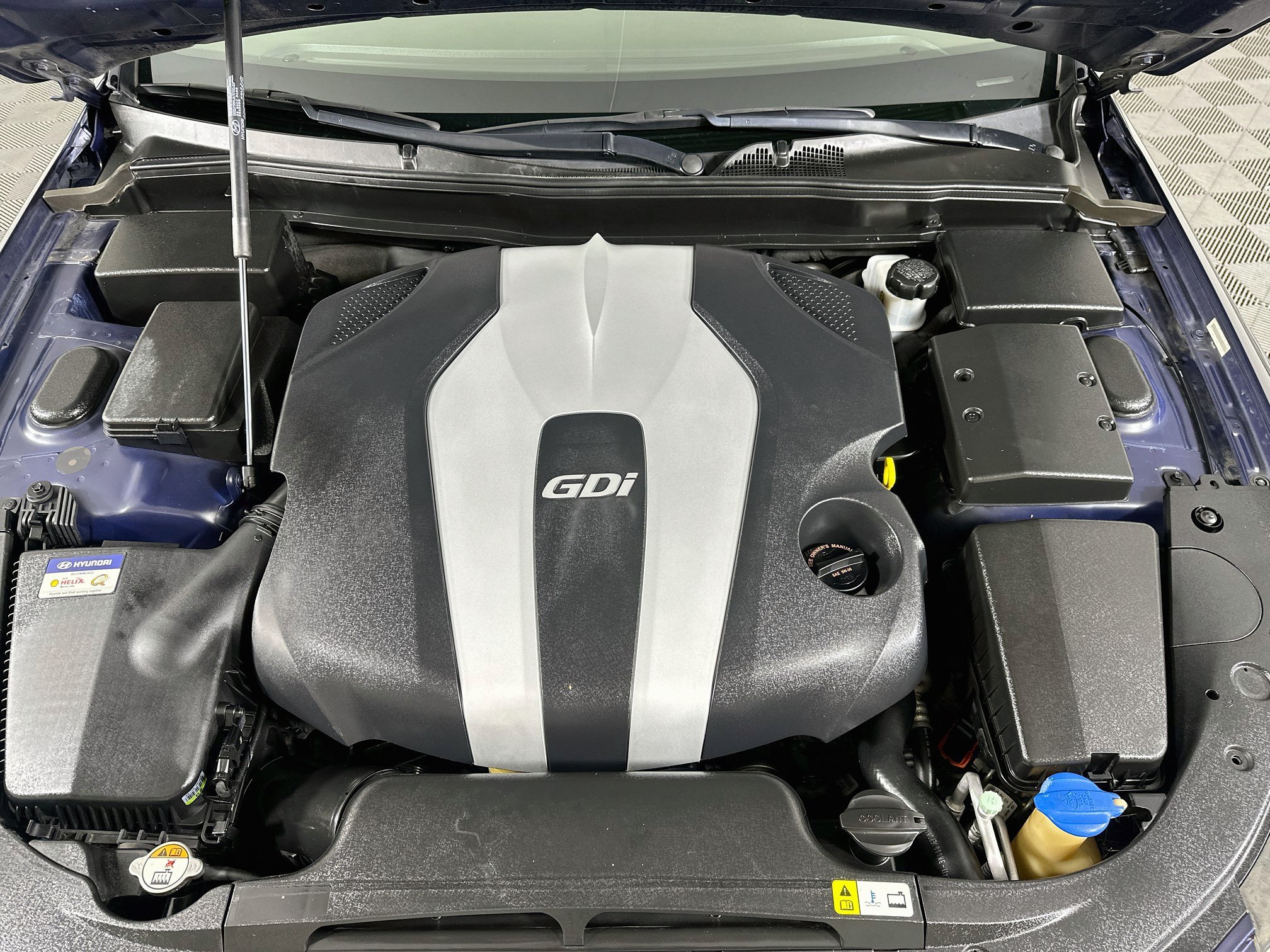 Used 2013 Hyundai Genesis 3.8 RWD image 30