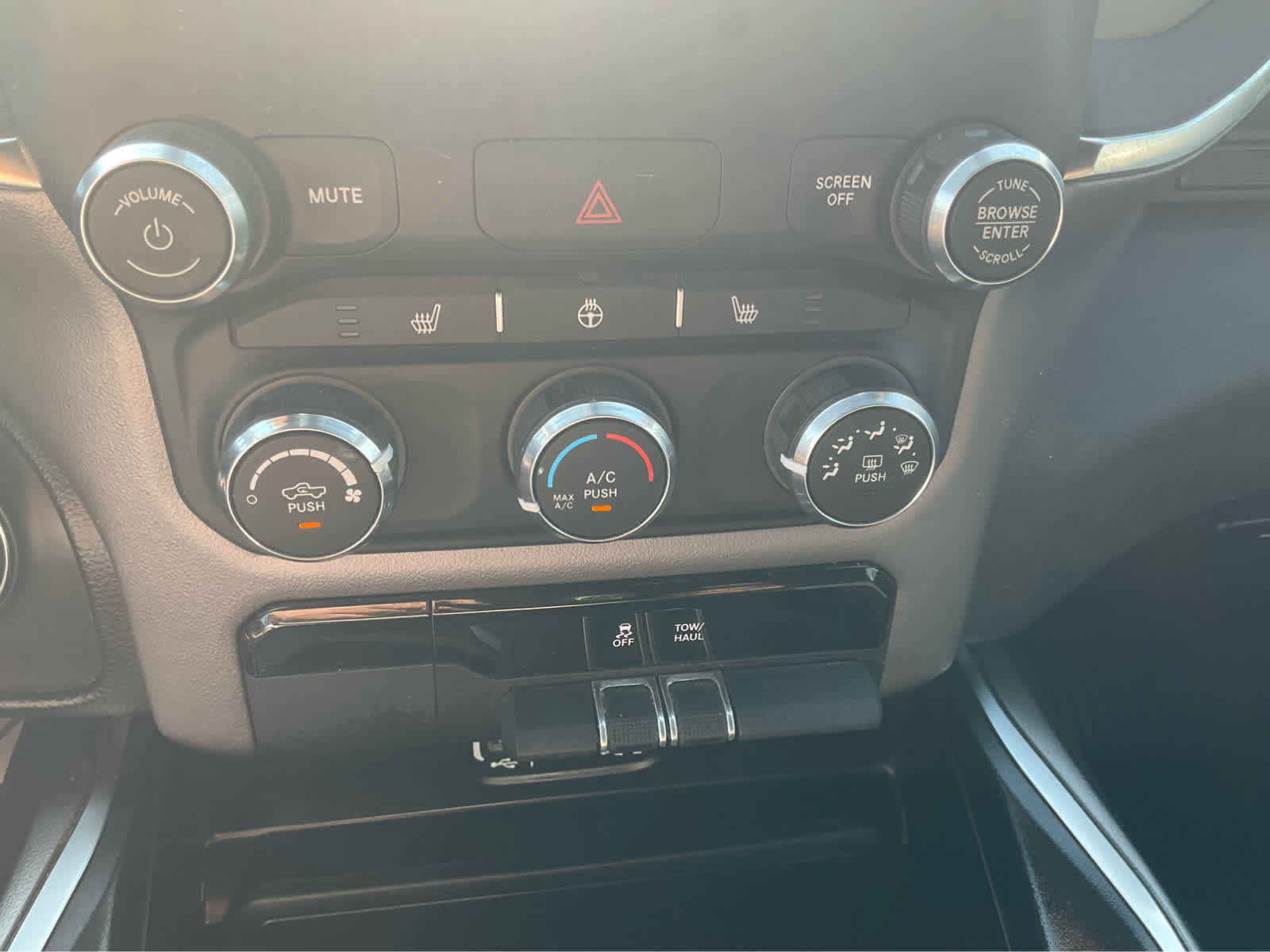 Used 2024 RAM 1500 Big Horn AWD/4WD image 8