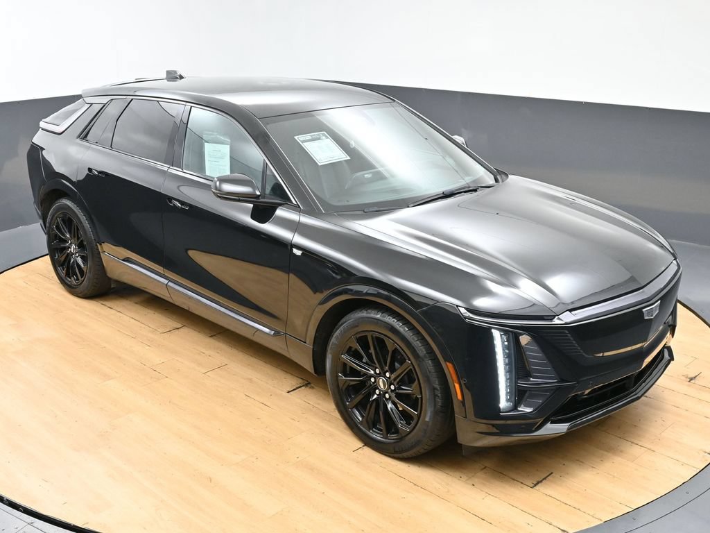 Used 2024 Cadillac Lyriq Sport AWD/4WD image 43