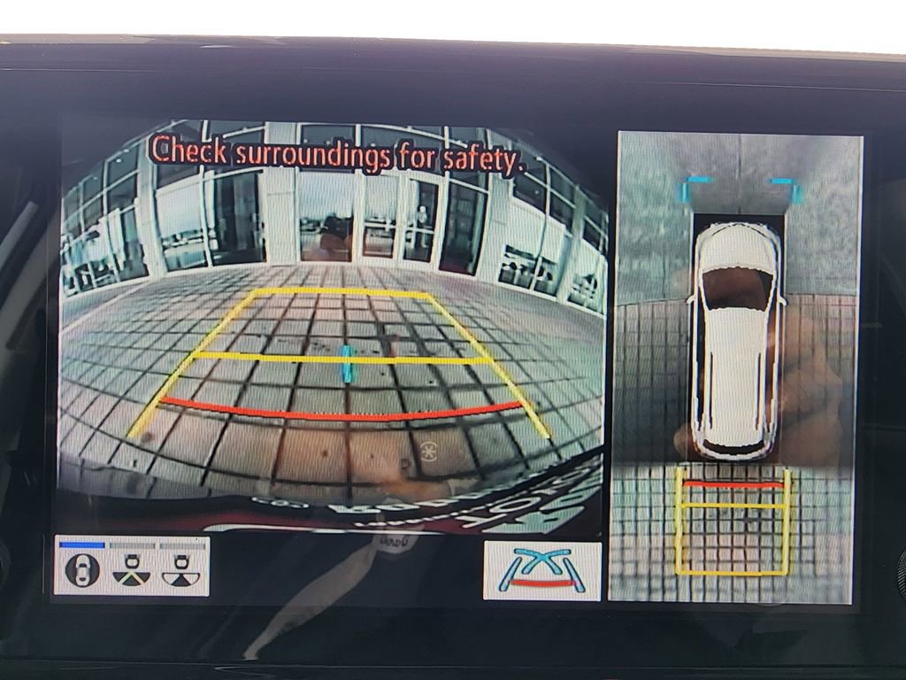 Used 2022 Toyota Sienna Platinum FWD image 25