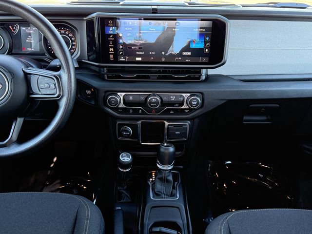 Used 2024 Jeep Gladiator Sport image 11