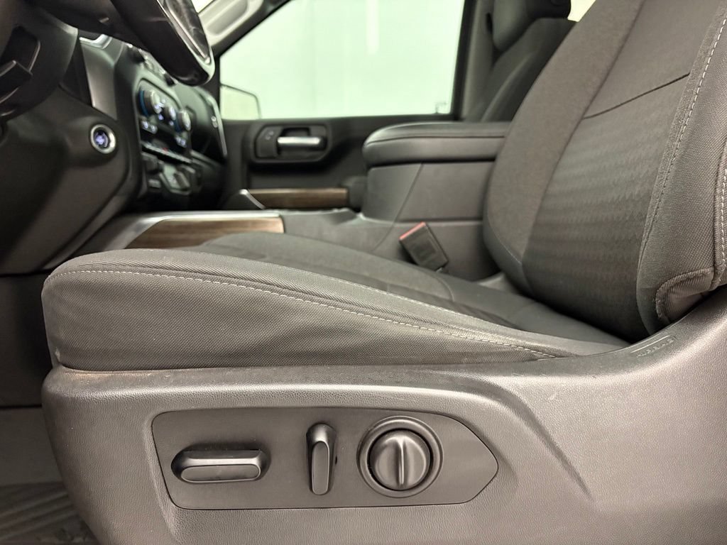 Used 2020 Chevrolet Silverado 1500 RST AWD/4WD image 29