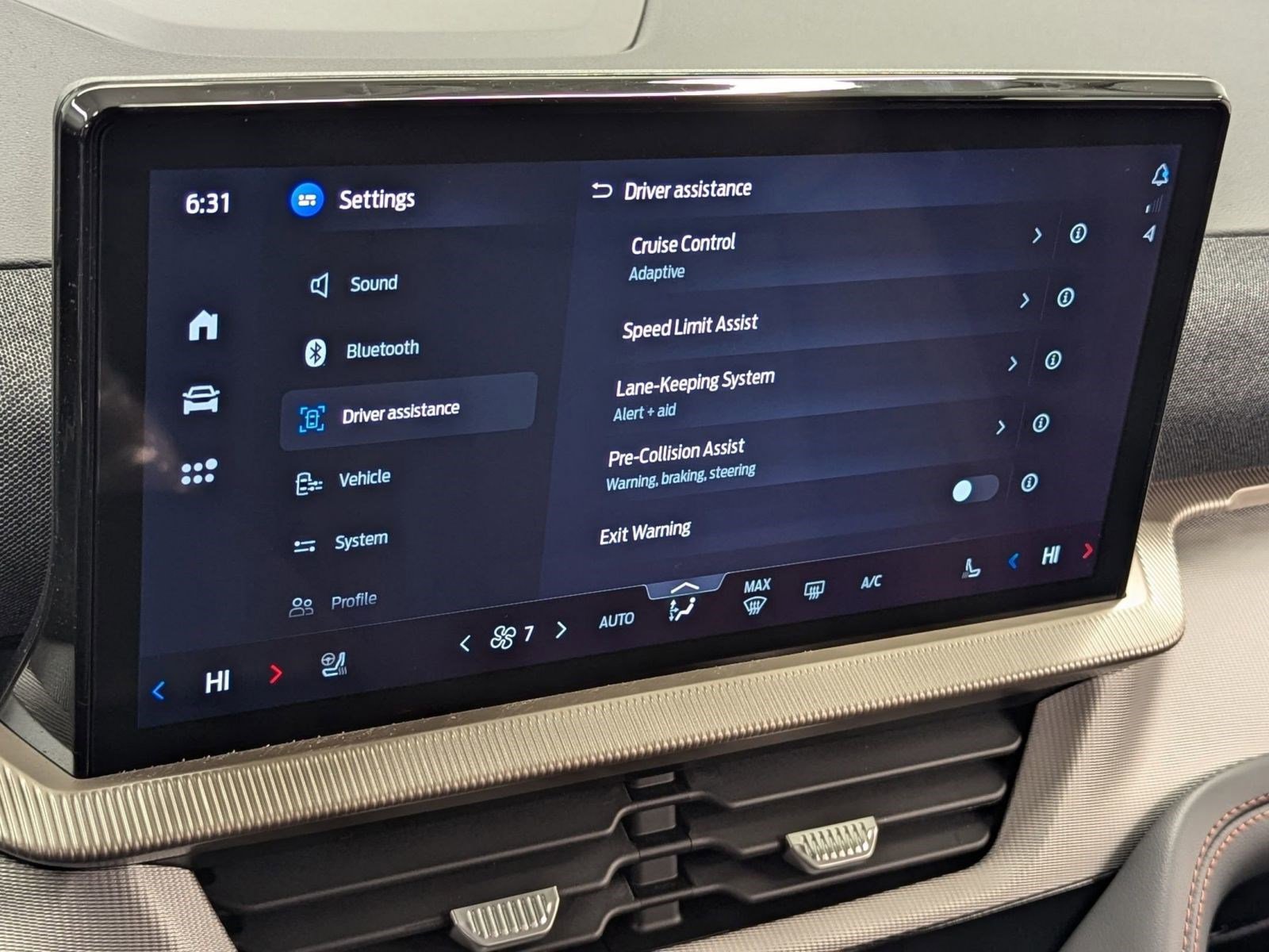 New 2026 Ford Explorer Active w/ Active Comfort Package image 28