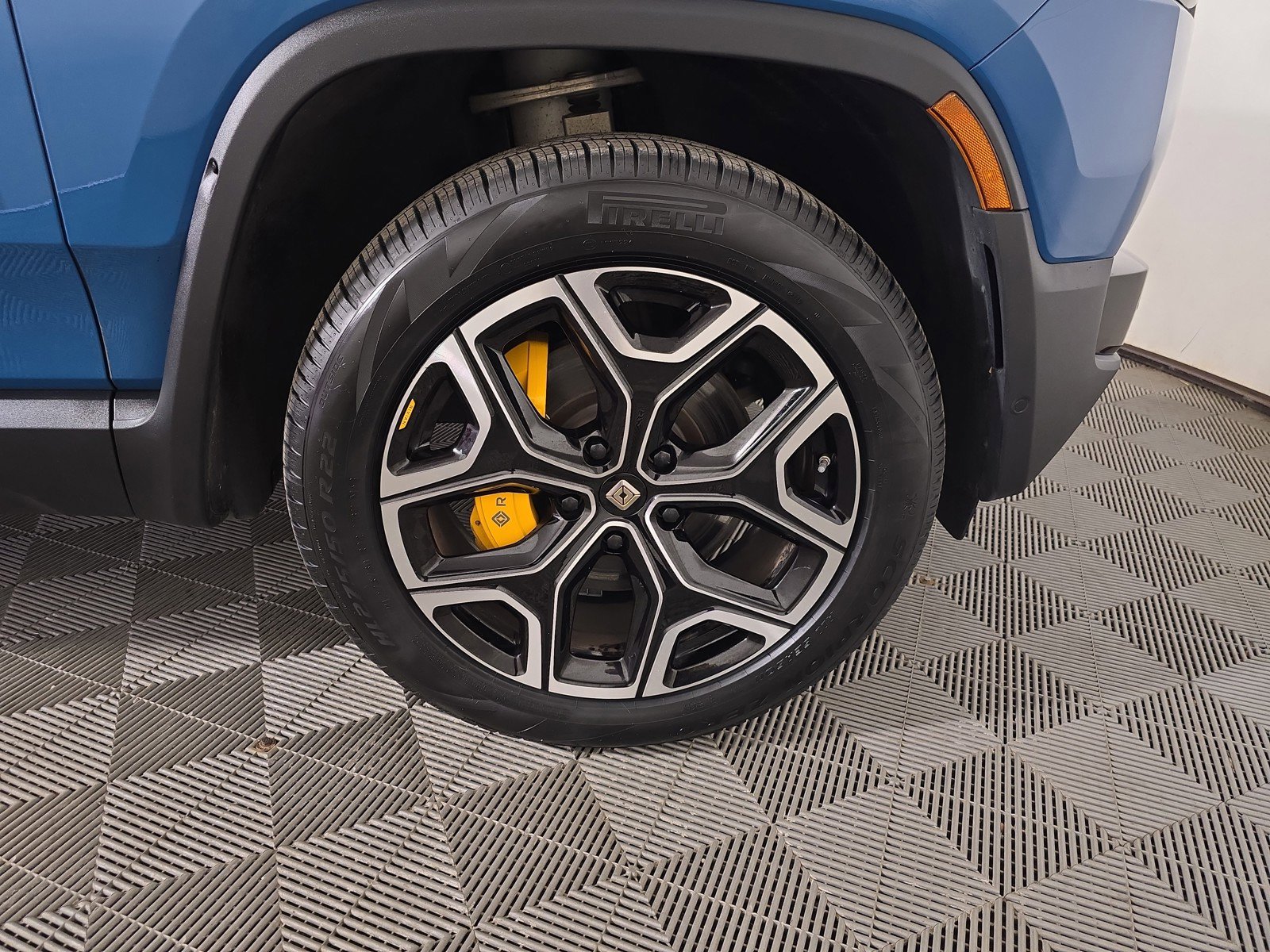 Used 2022 Rivian R1S Launch Edition AWD/4WD image 11