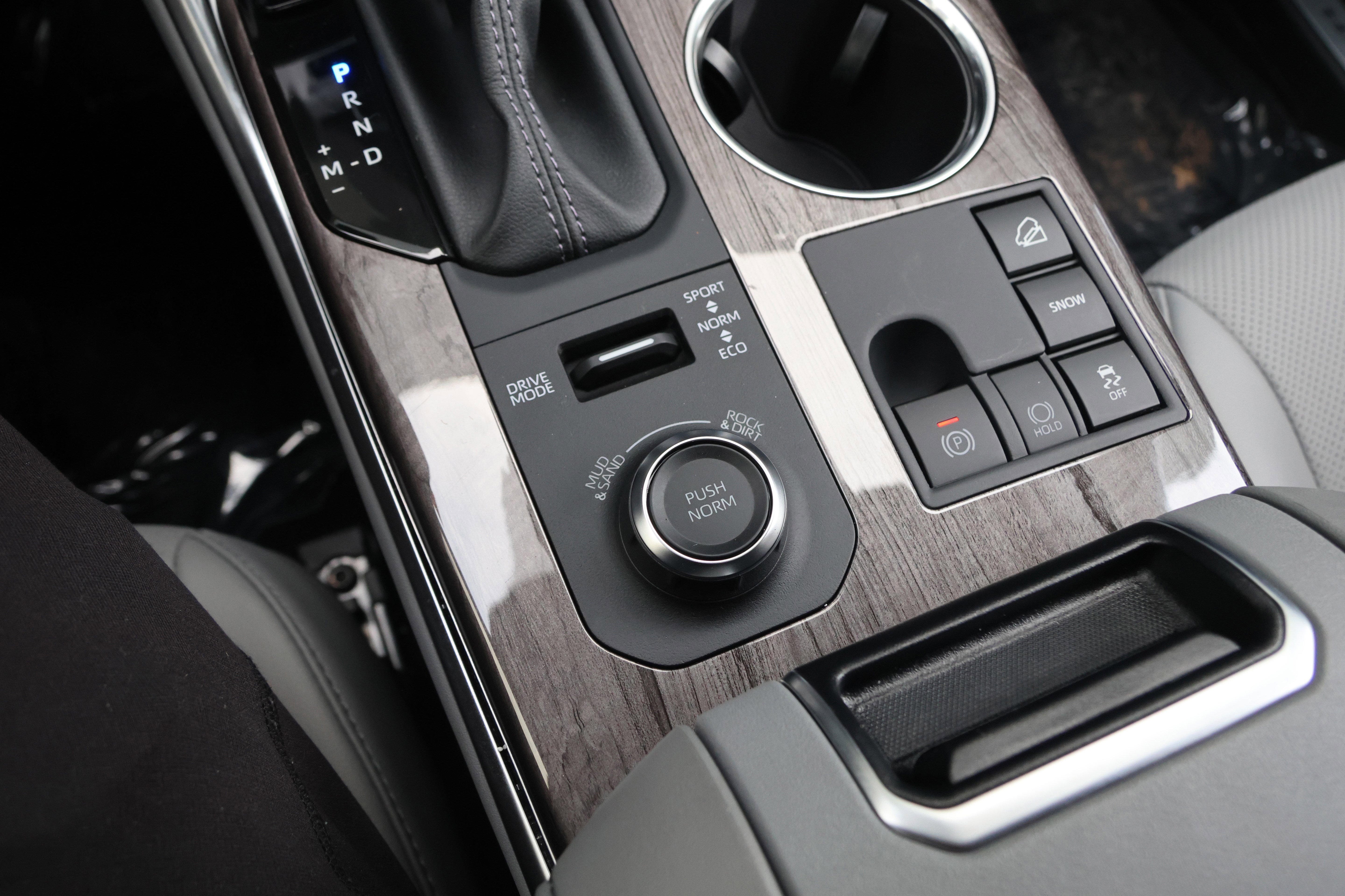 Used 2025 Toyota Highlander Limited image 31