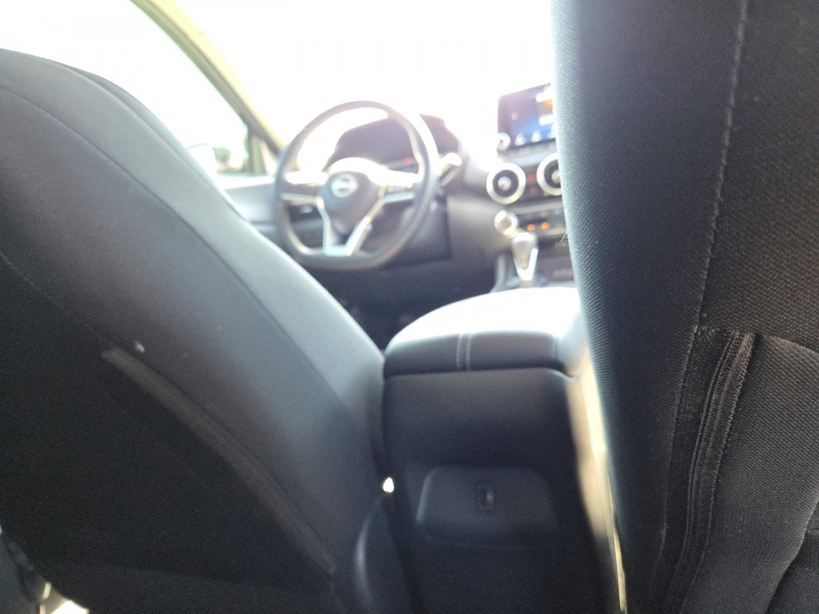 Used 2025 Nissan Sentra SV w/ Trunk Package image 24