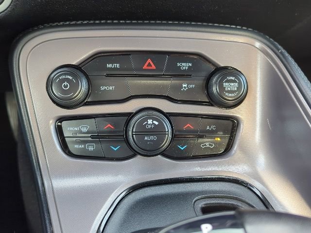 Used 2023 Dodge Challenger SXT image 7