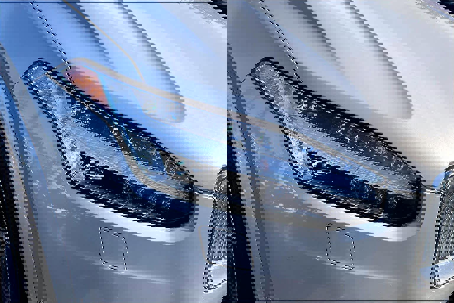 Certified 2024 Volvo XC90 B6 Plus image 26