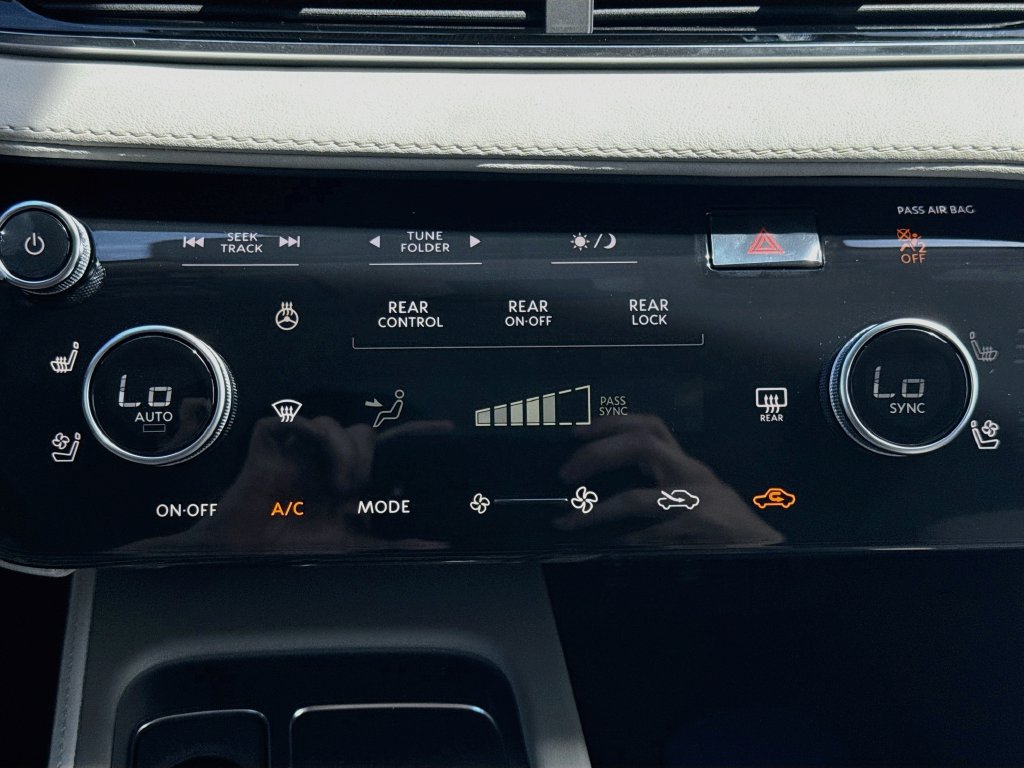 New 2027 INFINITI QX60 Luxe w/ Cargo Package FWD image 16