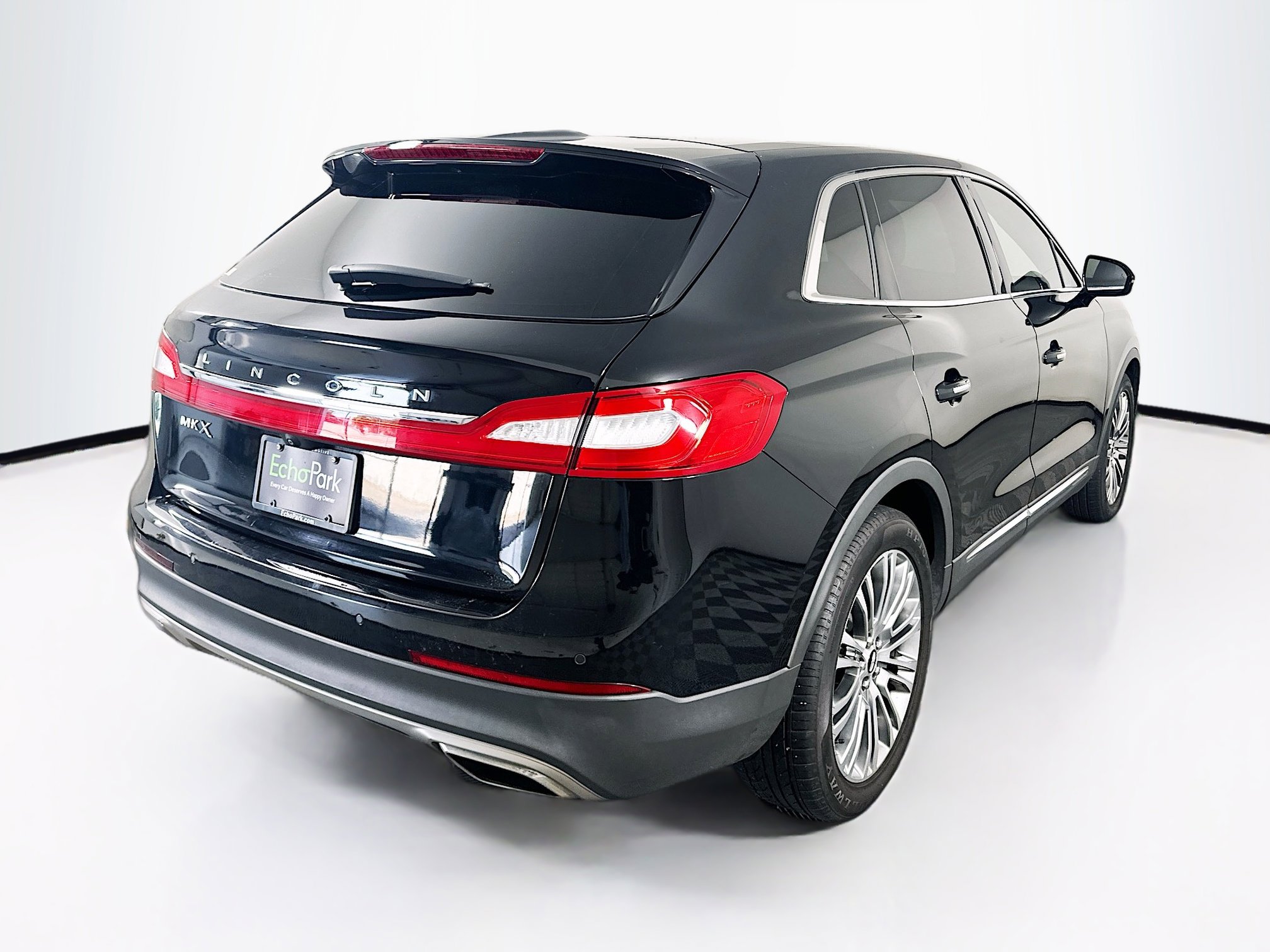 Used 2016 Lincoln MKX Reserve w/ Driver Assistance Package image 9