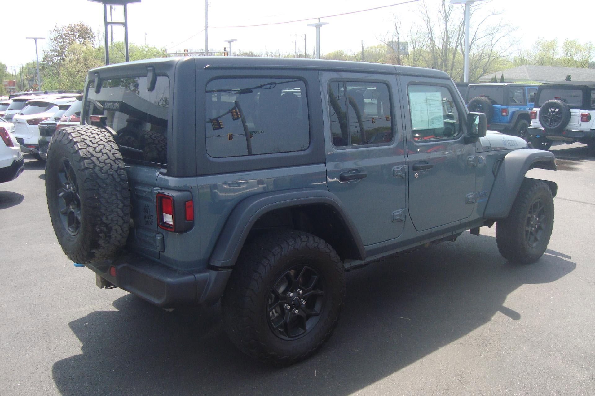 Used 2024 Jeep Wrangler Unlimited AWD/4WD image 4