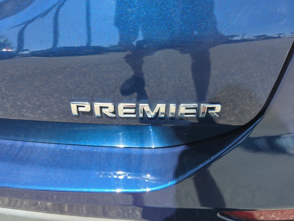 Used 2022 Chevrolet Equinox Premier FWD image 22