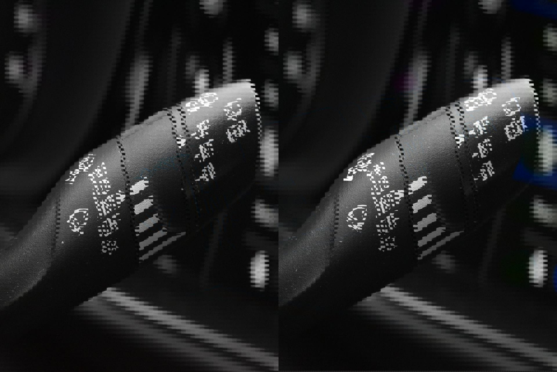 Used 2023 Buick Envision Essence w/ Technology Package I image 24