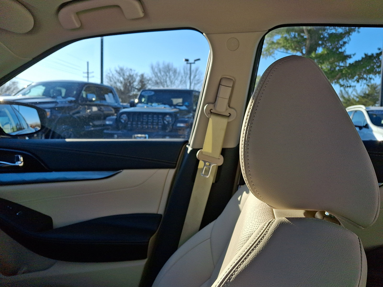 Used 2020 Nissan Maxima 3.5 SL w/ Floor Mat Group image 17