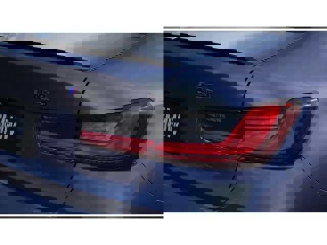 New 2027 BMW M3 Competition image 8