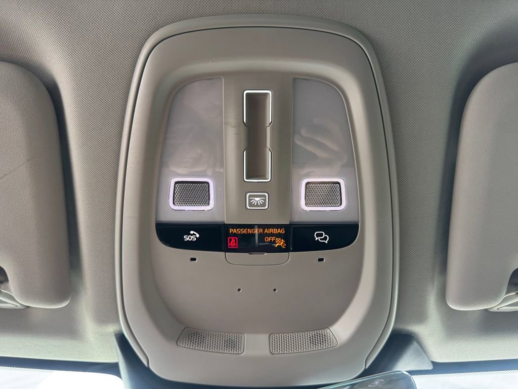 Used 2023 Volvo XC60 T8 Plus image 27