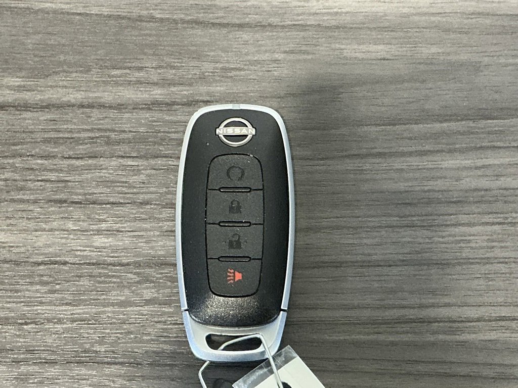 Used 2023 Nissan Rogue SV image 25