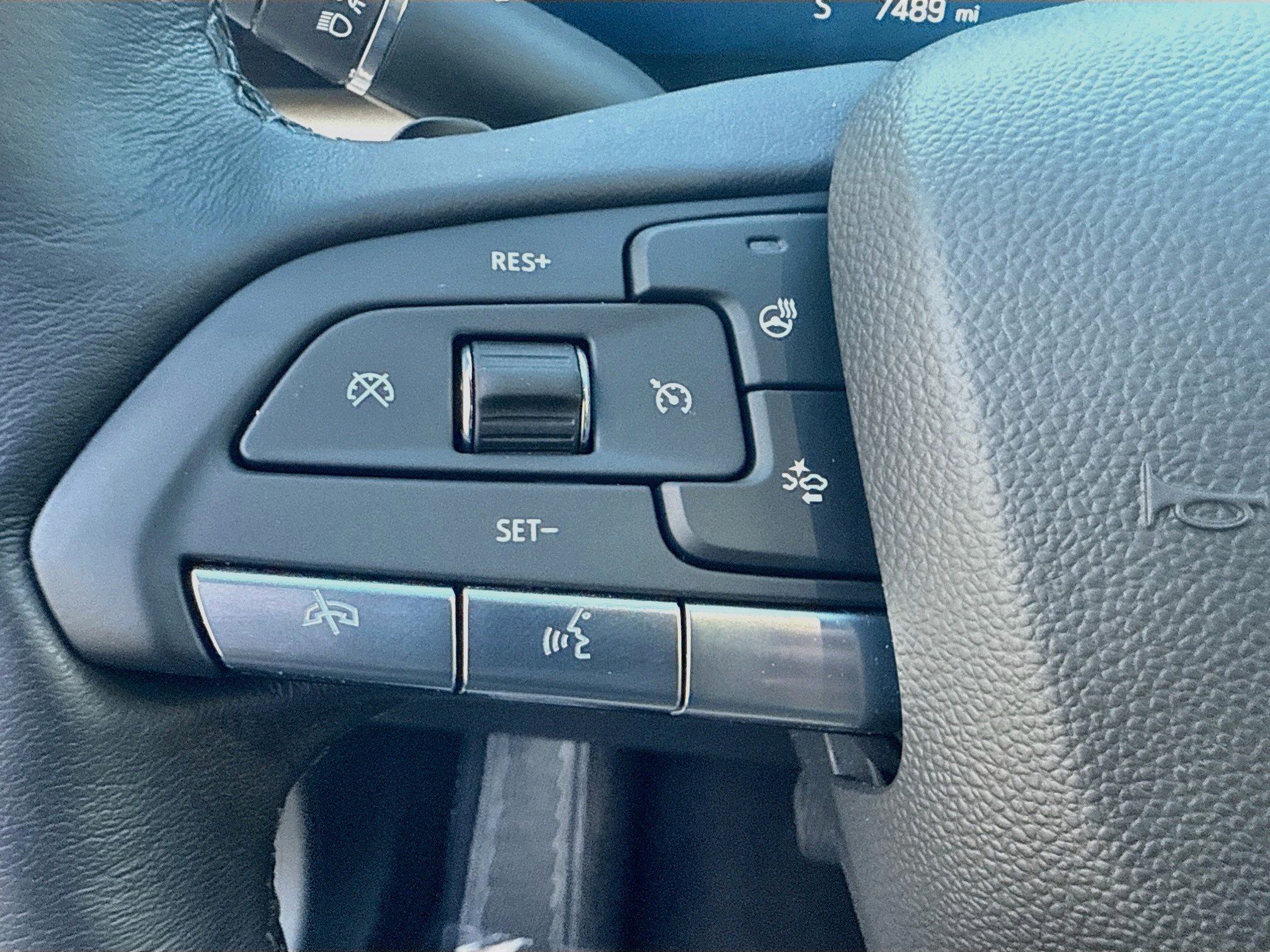 Used 2024 Cadillac XT4 Luxury w/ Cold Weather Package FWD image 36