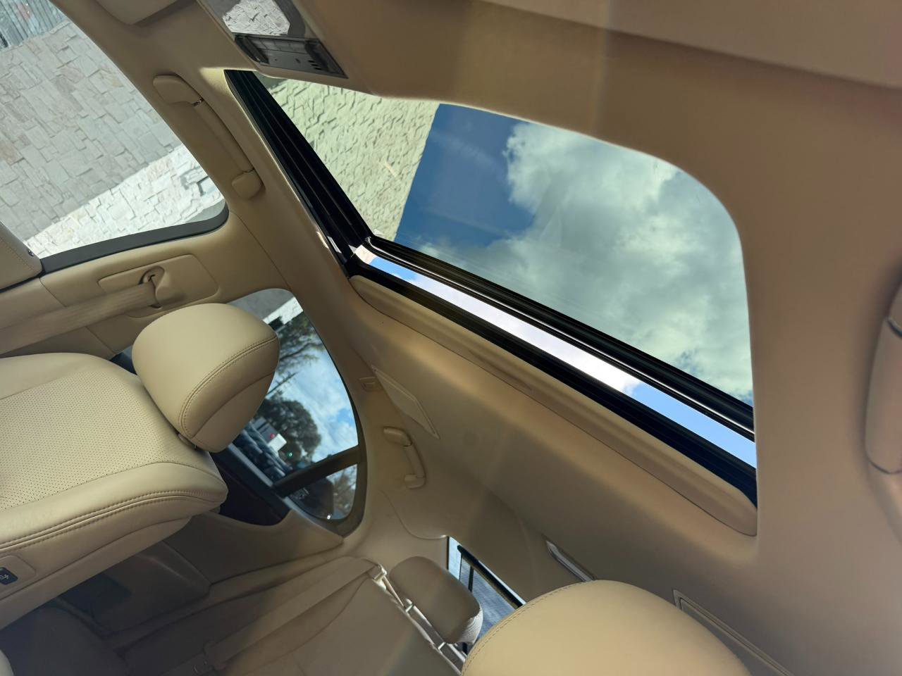 Used 2011 Lexus LS 460 AWD w/ Comfort Pkg image 40