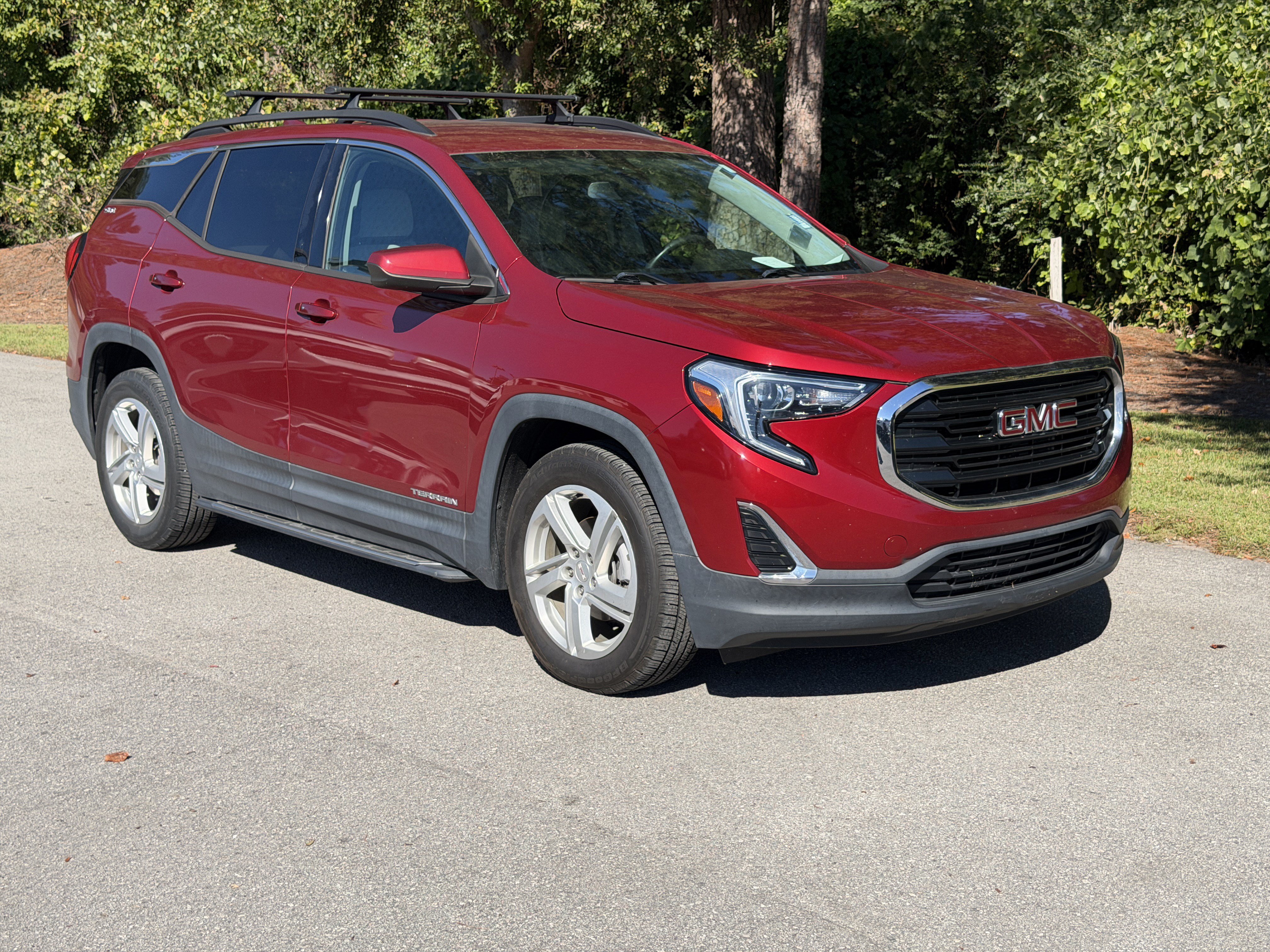 Used 2020 GMC Terrain SLE w/ Driver Convenience Package FWD image 10