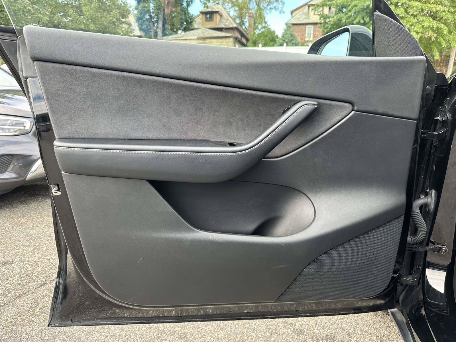 Used 2021 Tesla Model Y Long Range AWD/4WD image 13