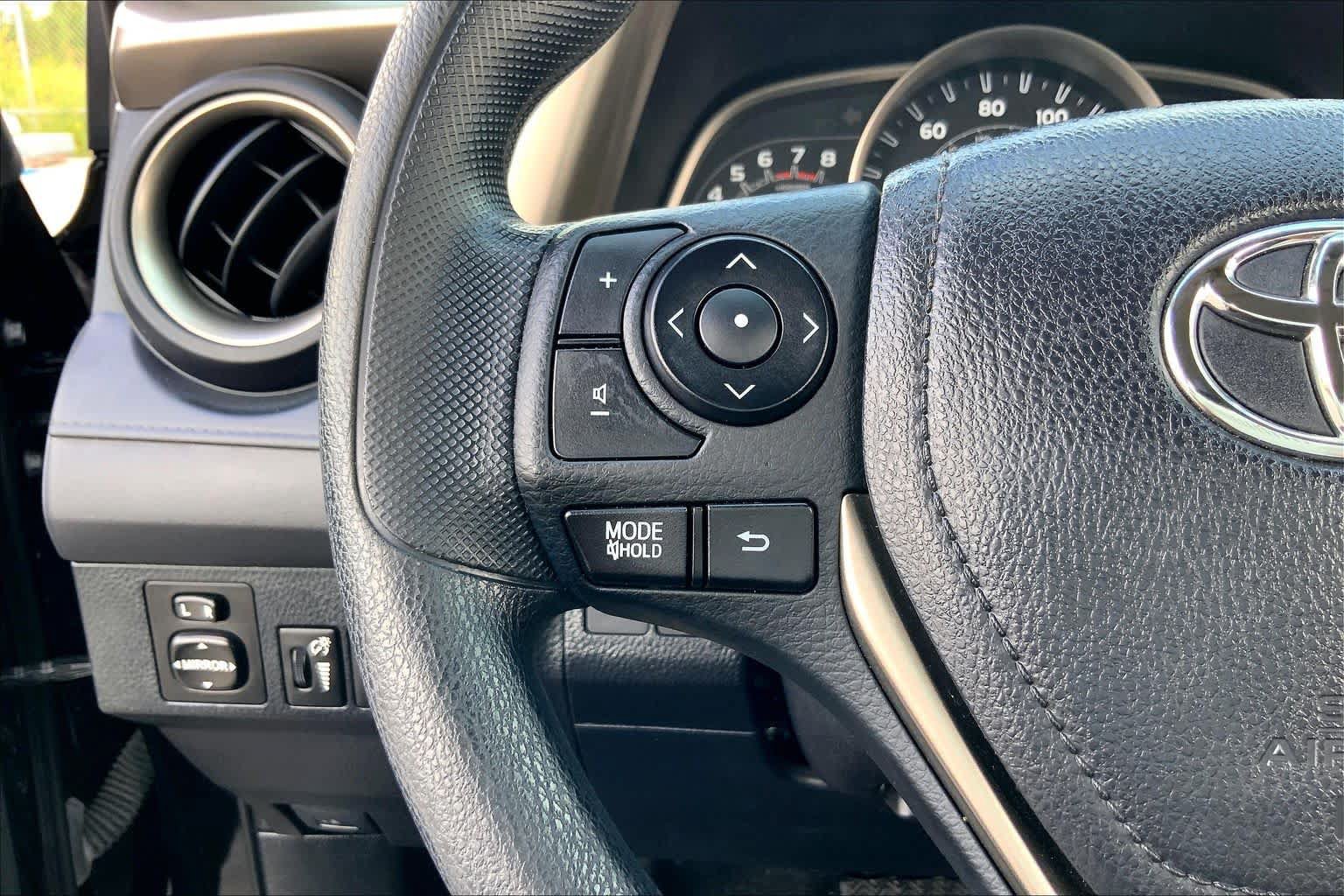 Used 2014 Toyota RAV4 LE FWD image 23