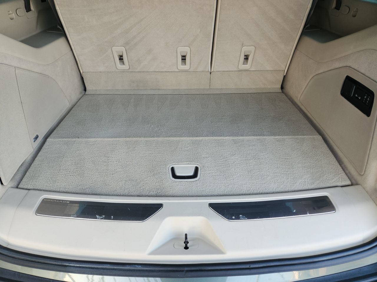 Used 2024 Cadillac Escalade ESV Sport Platinum AWD/4WD image 33