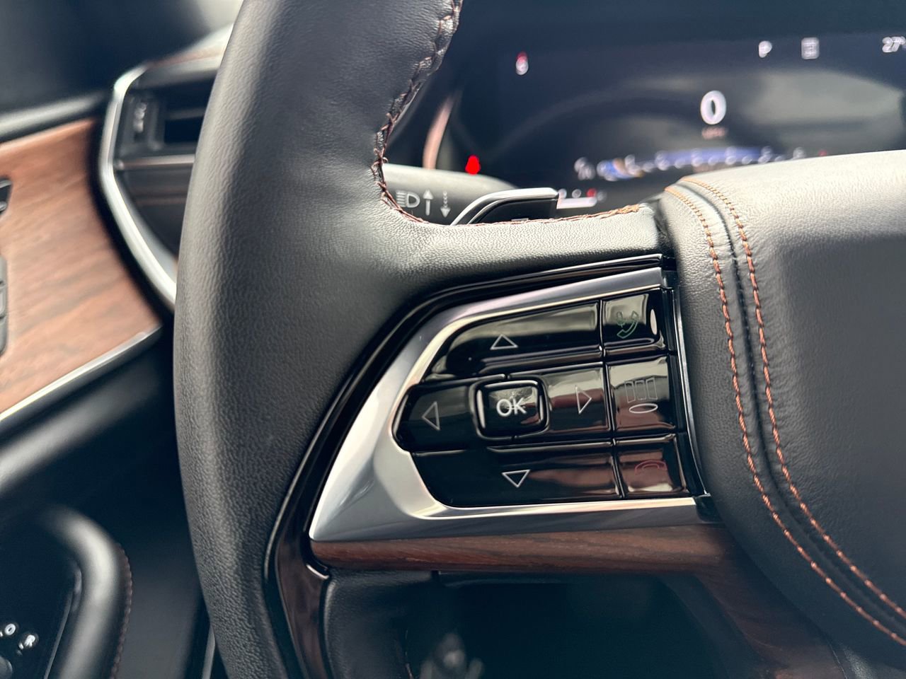 Used 2023 Jeep Grand Cherokee L Summit w/ Advanced Protech Group IV image 28