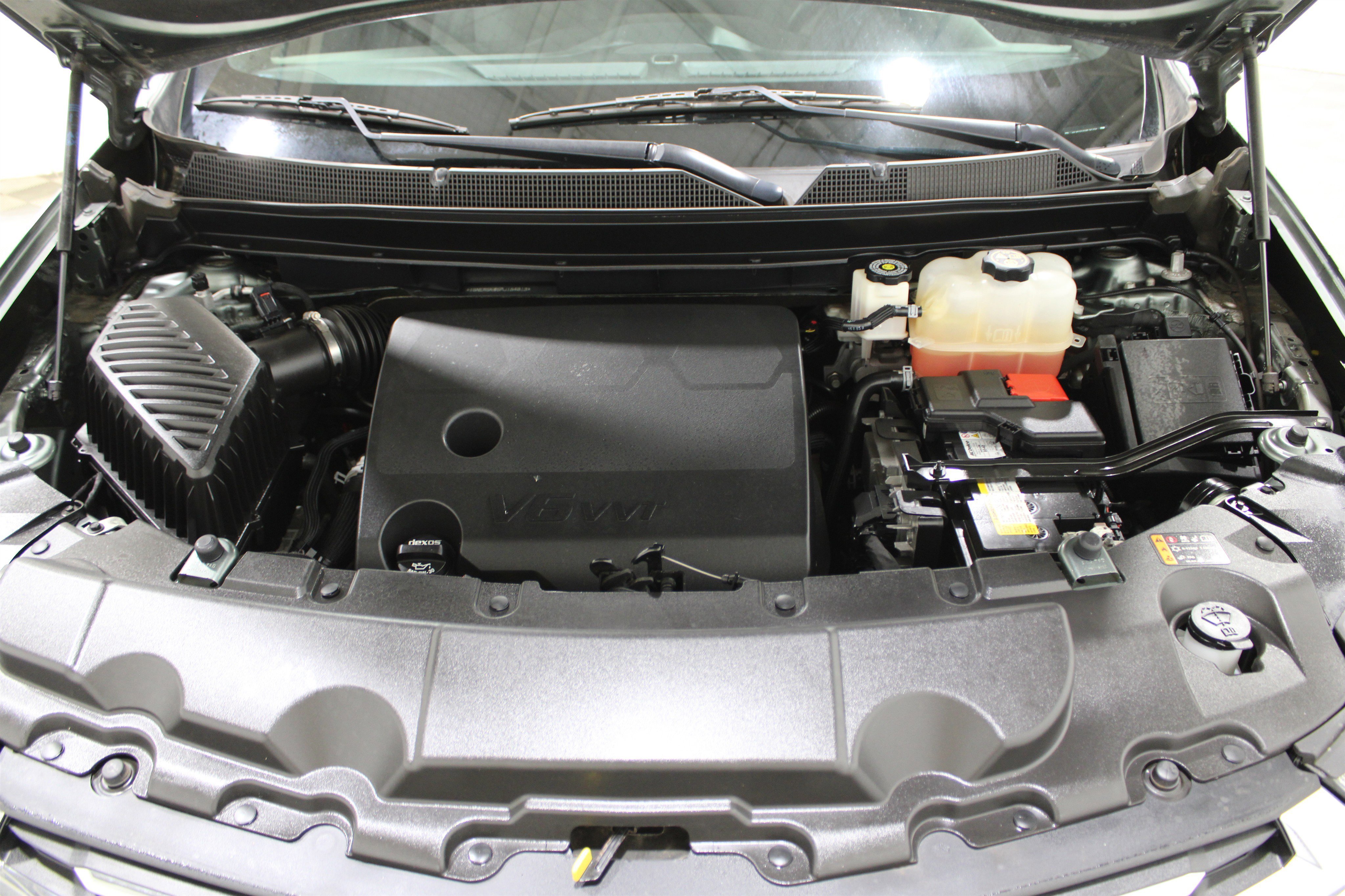 Used 2023 Chevrolet Traverse LT image 45