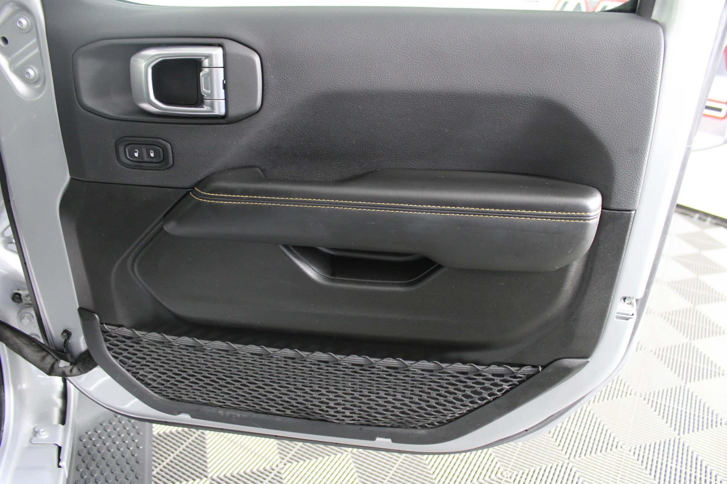 Used 2024 Jeep Wrangler Unlimited Sahara image 41