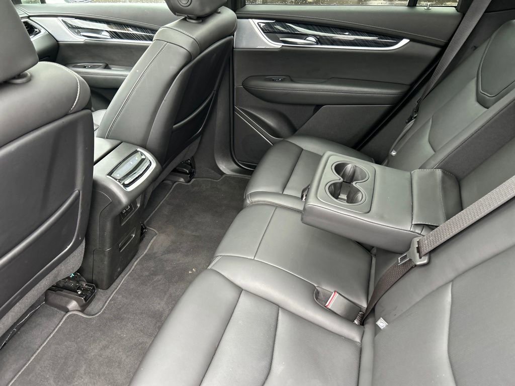 Used 2024 Cadillac XT6 Premium Luxury image 14