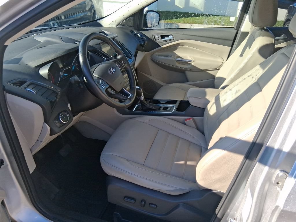 Used 2017 Ford Escape Titanium AWD/4WD image 9