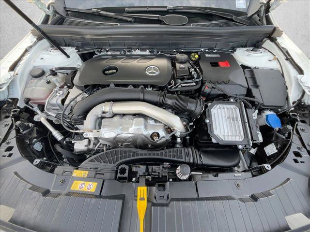 Used 2025 Mercedes-Benz GLB 250 4MATIC image 21