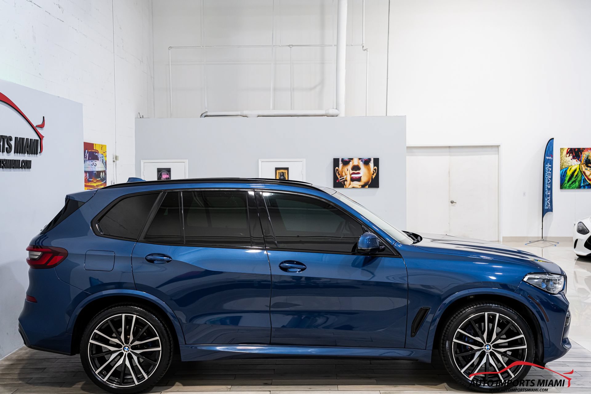 Used 2022 BMW X5 xDrive40i w/ M Sport Package AWD/4WD image 25