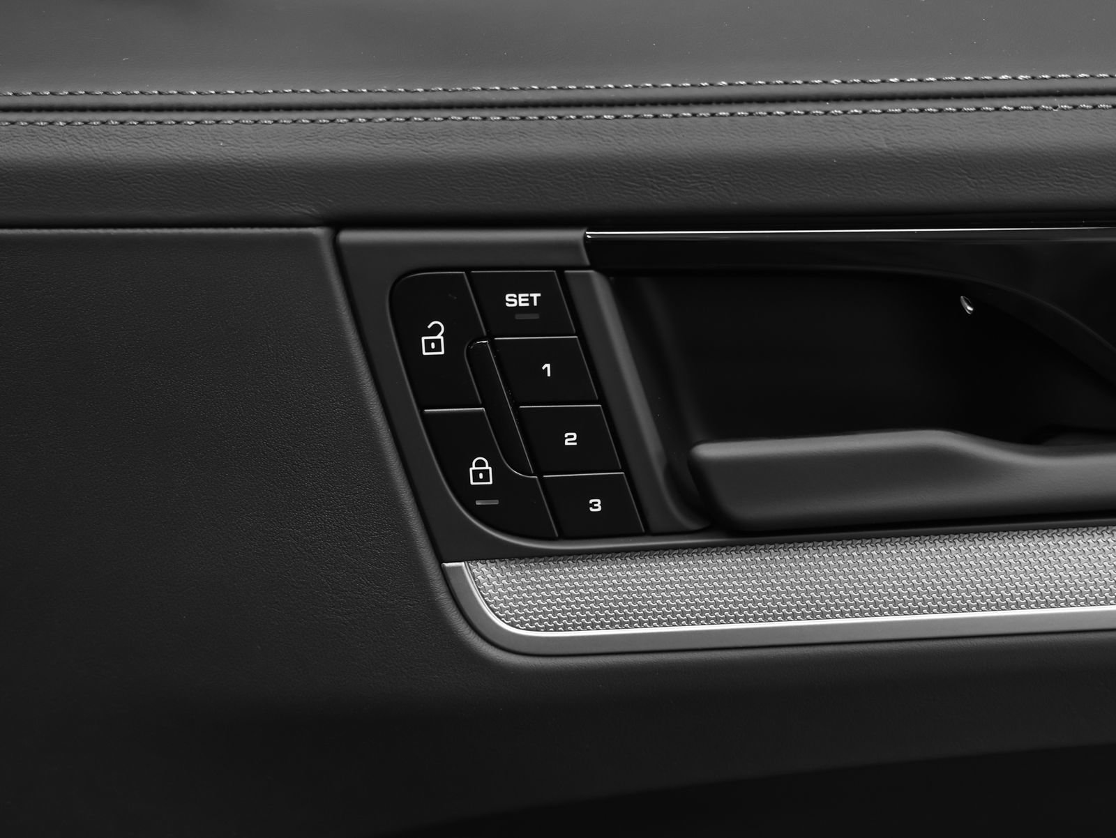New 2026 Porsche Cayenne Coupe AWD/4WD image 22