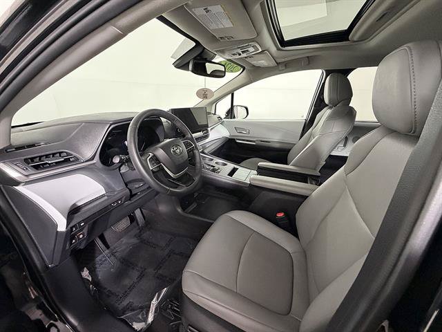 Certified 2026 Toyota Sienna XLE AWD/4WD image 8