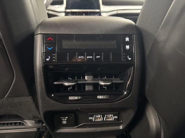 Used 2022 Jeep Grand Cherokee L Limited image 16