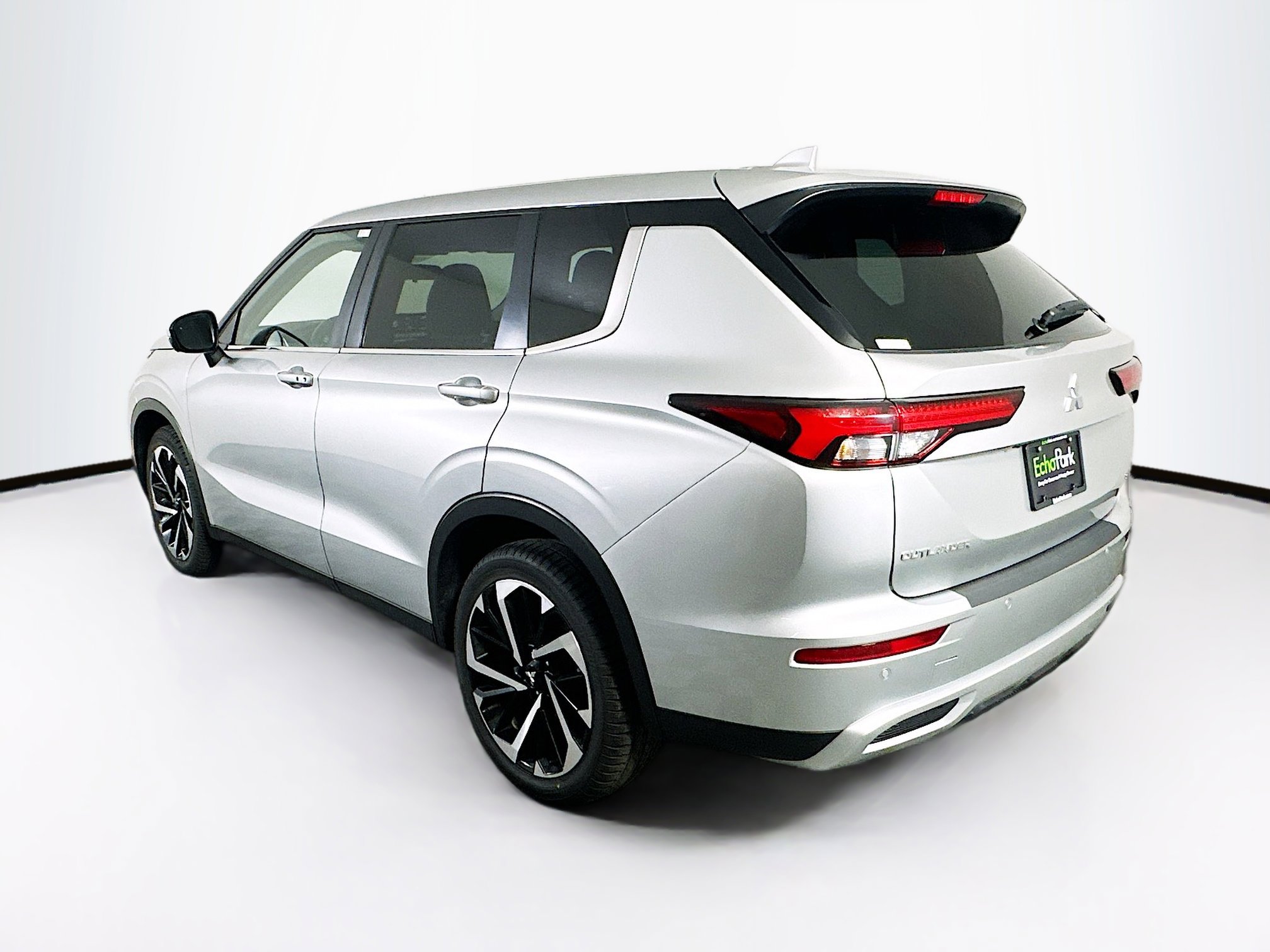 Used 2024 Mitsubishi Outlander SE FWD image 5