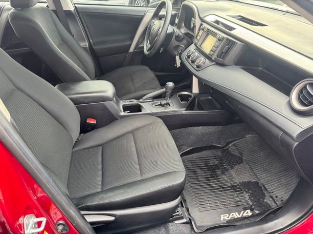 Used 2018 Toyota RAV4 LE image 15