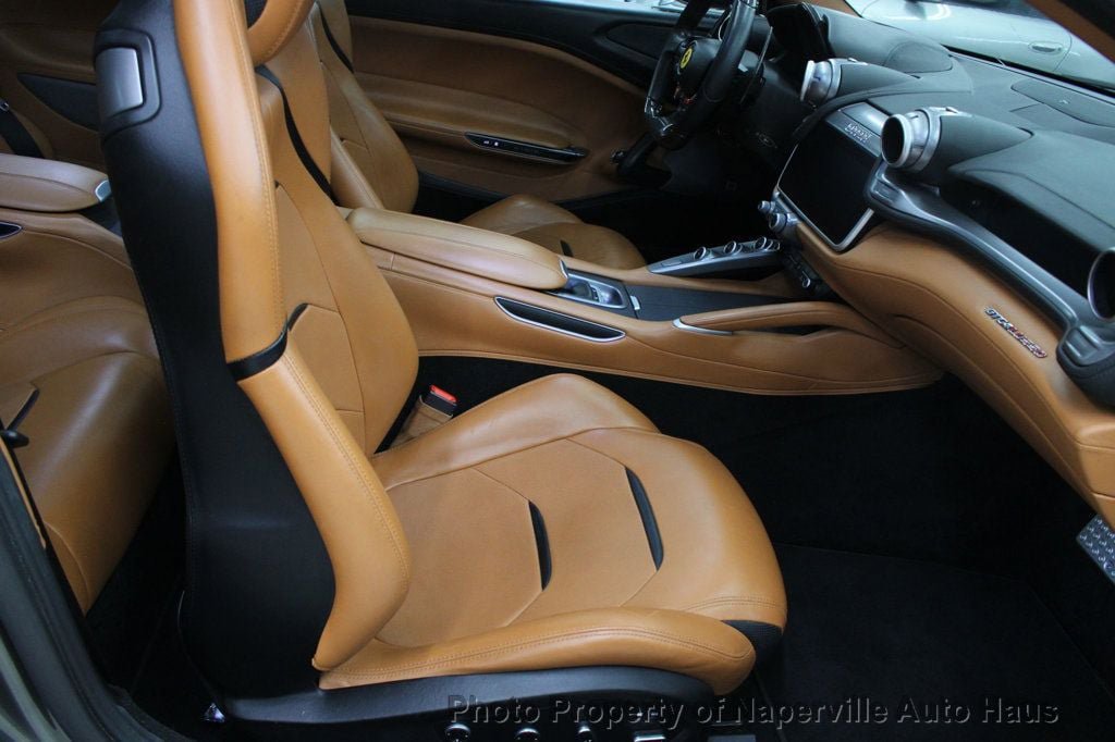 Used 2017 Ferrari GTC4Lusso AWD/4WD image 44