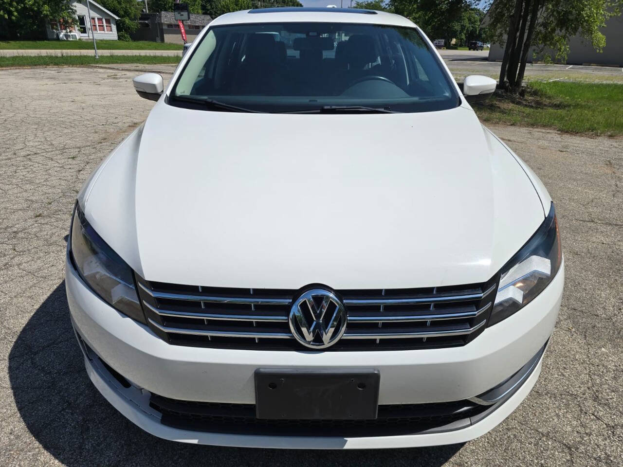 Used 2015 Volkswagen Passat 1.8T SE FWD image 2