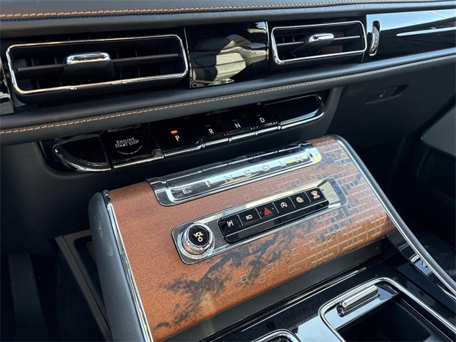 New 2026 Lincoln Aviator Black Label w/ Jet Appearance Package image 29