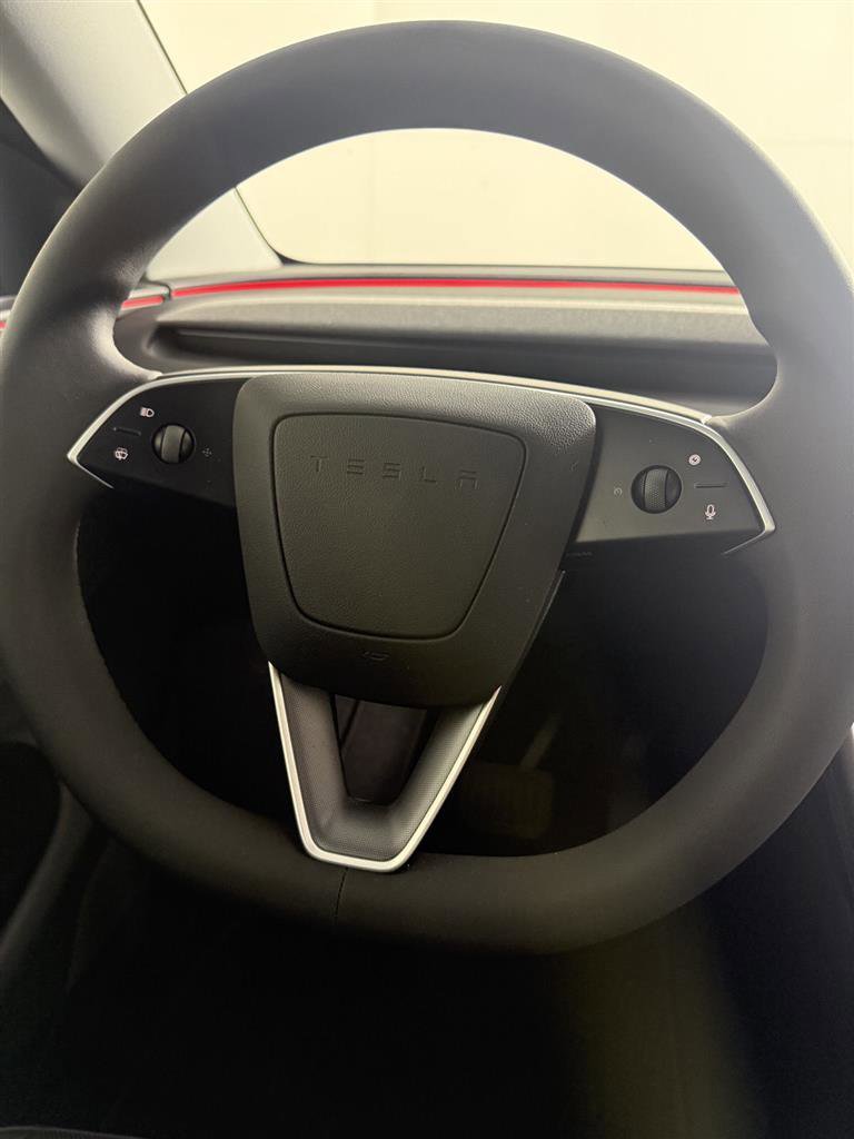 Used 2026 Tesla Model Y AWD image 5