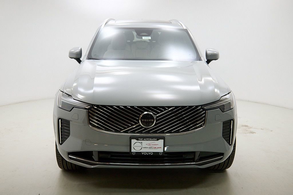 New 2026 Volvo XC90 T8 Plus w/ Protection Package image 5