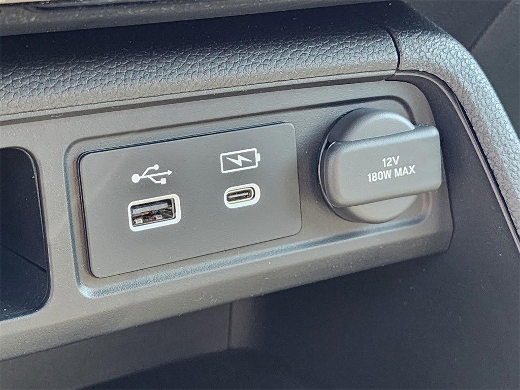 Used 2025 Honda Pilot TrailSport image 36