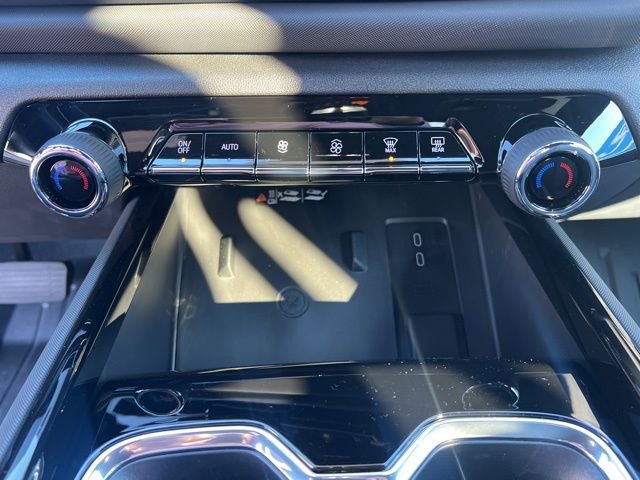 Used 2025 Chevrolet Silverado EV LT image 23